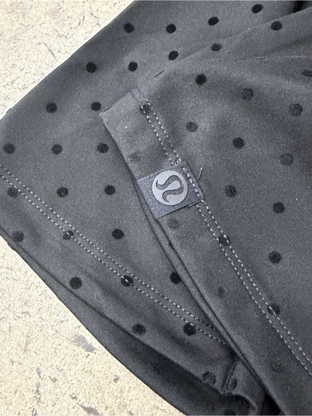 Lululemon Polka Dot Define Set (Sizes 4,6,8) - Picture 3 of 3